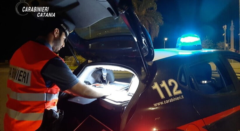 Uomo ai domiciliari per maltrattamenti evade: arrestato