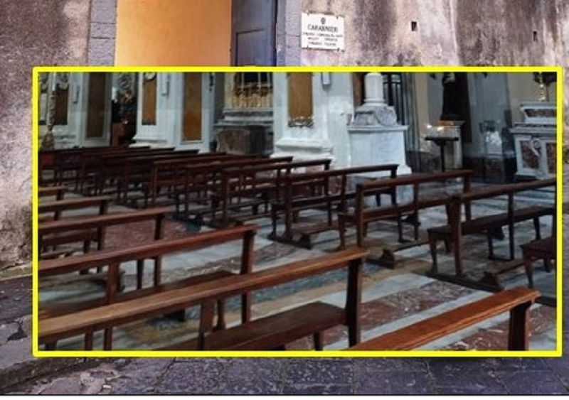 Catania, il cellulare rubato durante la messa: scatta una denuncia Catania, il cellulare rubato durante la messa: scatta una denuncia