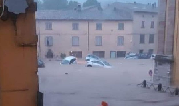 Maltempo, bomba d’acqua nelle Marche: sette morti e tre dispersi