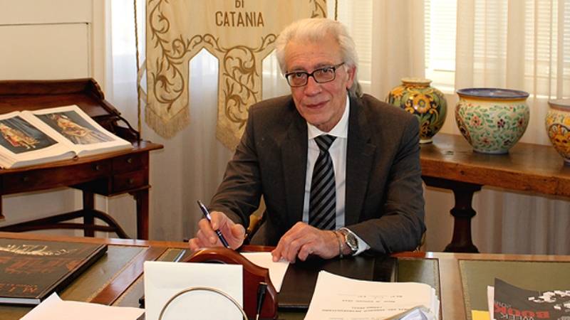 Catania, Portoghese attacca la politica, Renna affonda il colpo