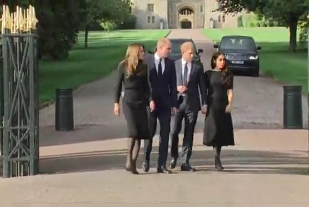 William, Kate, Harry e Meghan a Windsor insieme per commemorare Elisabetta II