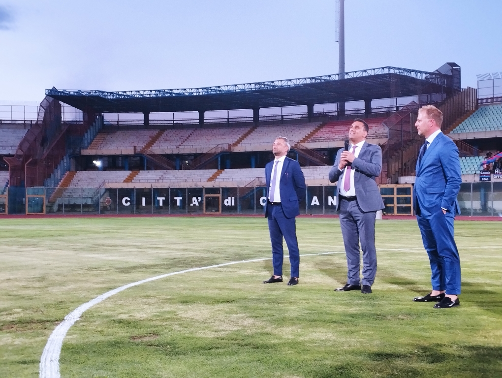 Calcio, Catania SSD: serata evento al “Massimino” per la presentazione della squadra Calcio, Catania SSD: serata evento al “Massimino” per la presentazione della squadra