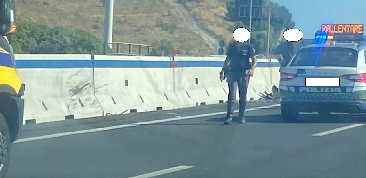 Incidente sulla Tangenziale di Catania, auto ribaltata: polizia sul posto