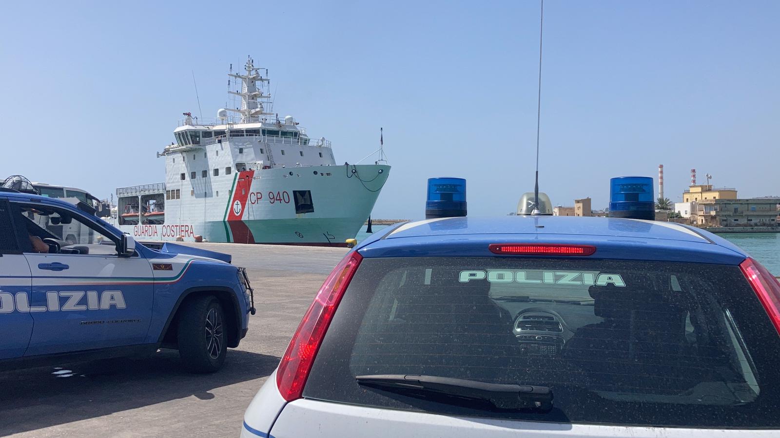 Migranti, estradato in Italia latitante eritreo a capo di un’associazione per la tratta di esseri umani