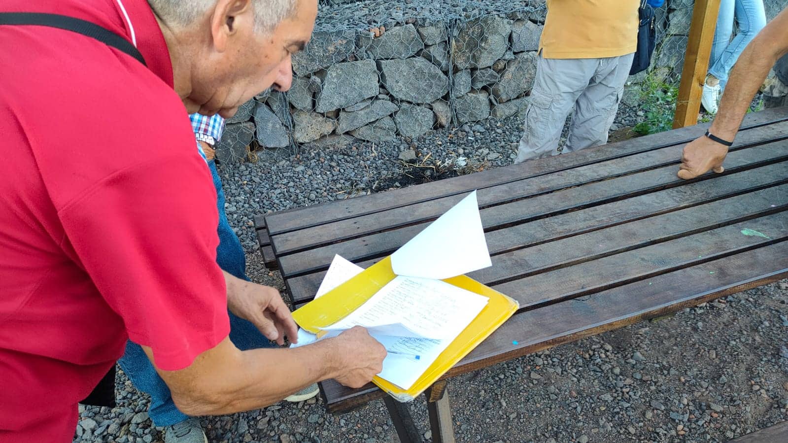 Orto incendiato a Librino: rabbia di ortolani e associazioni, scatta la denuncia