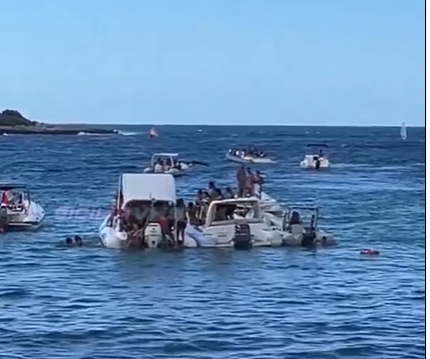 Rissa sul gommone, urla in mare a Sferracavallo – VIDEO
