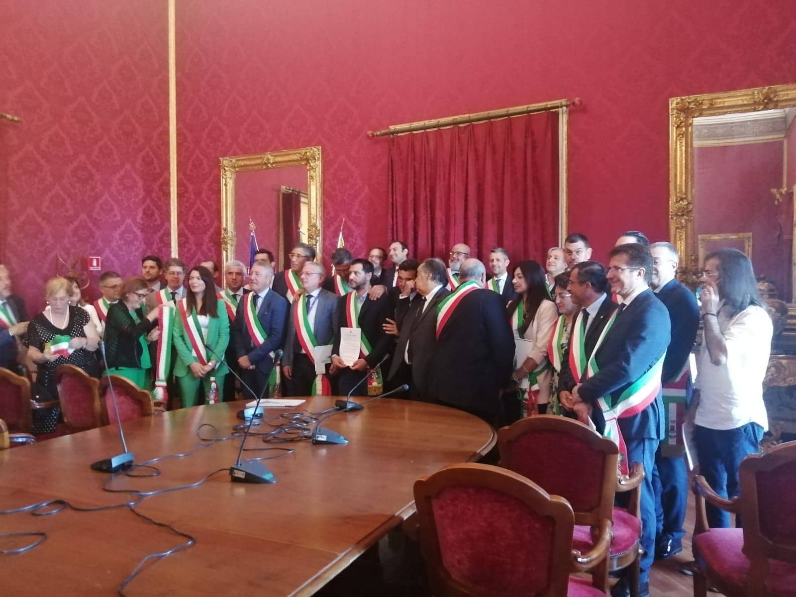 Comuni siciliani sull’orlo del fallimento: le richieste dell’Anci ai candidati