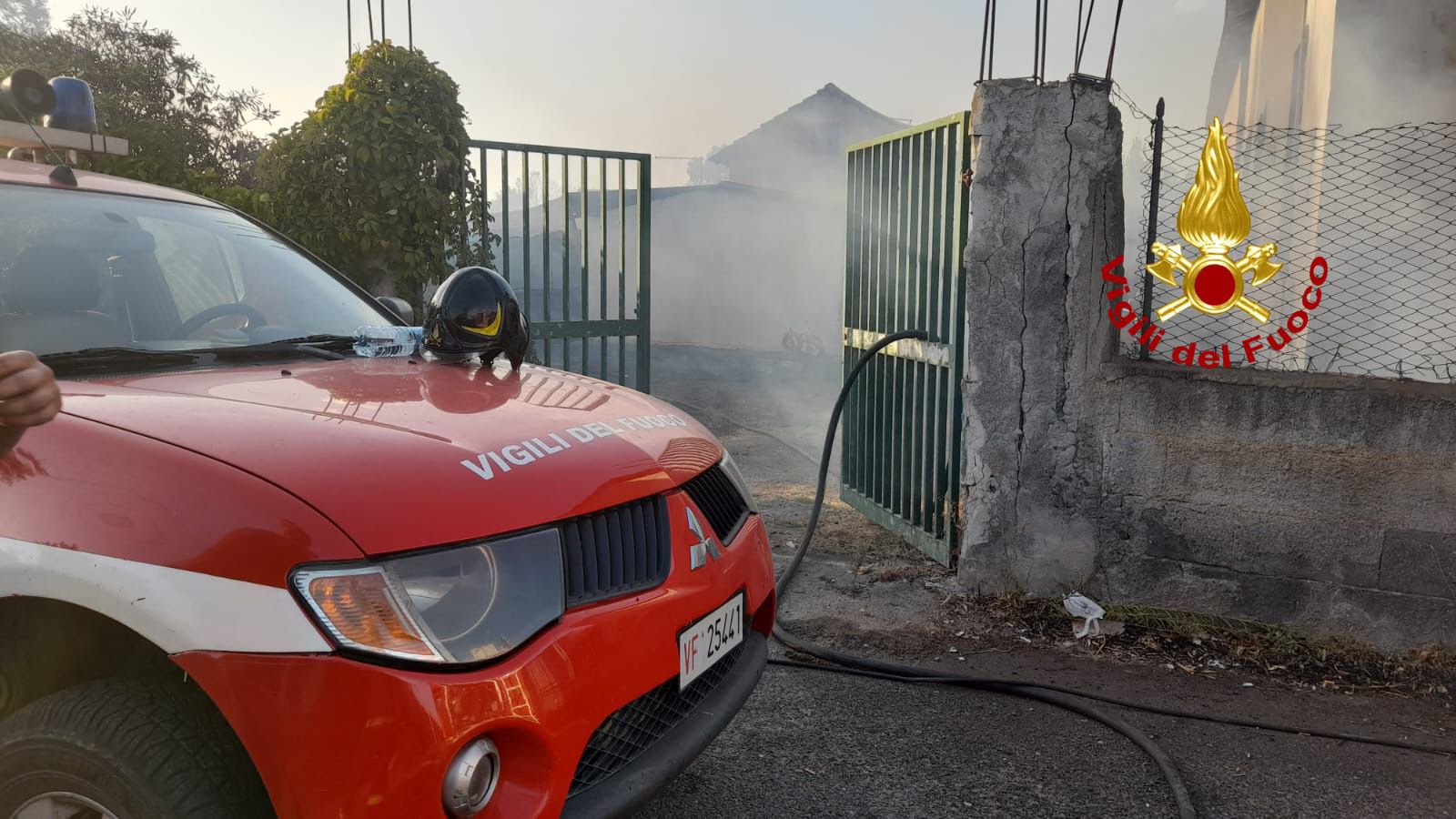 Incendi nel territorio etneo: Vigili del Fuoco al lavoro