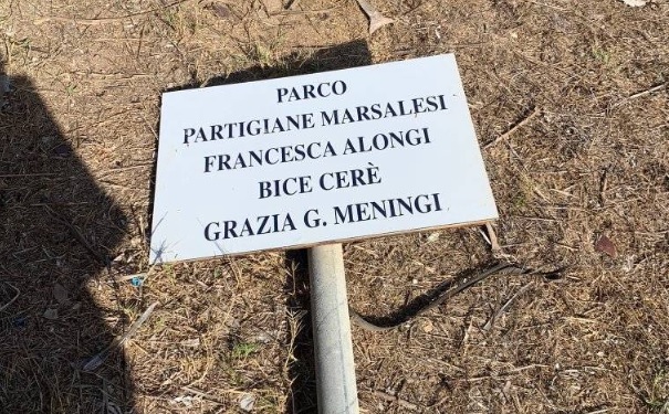 Sdegno a Marsala, abbattuta targa che ricorda le donne che si unirono alla Resistenza