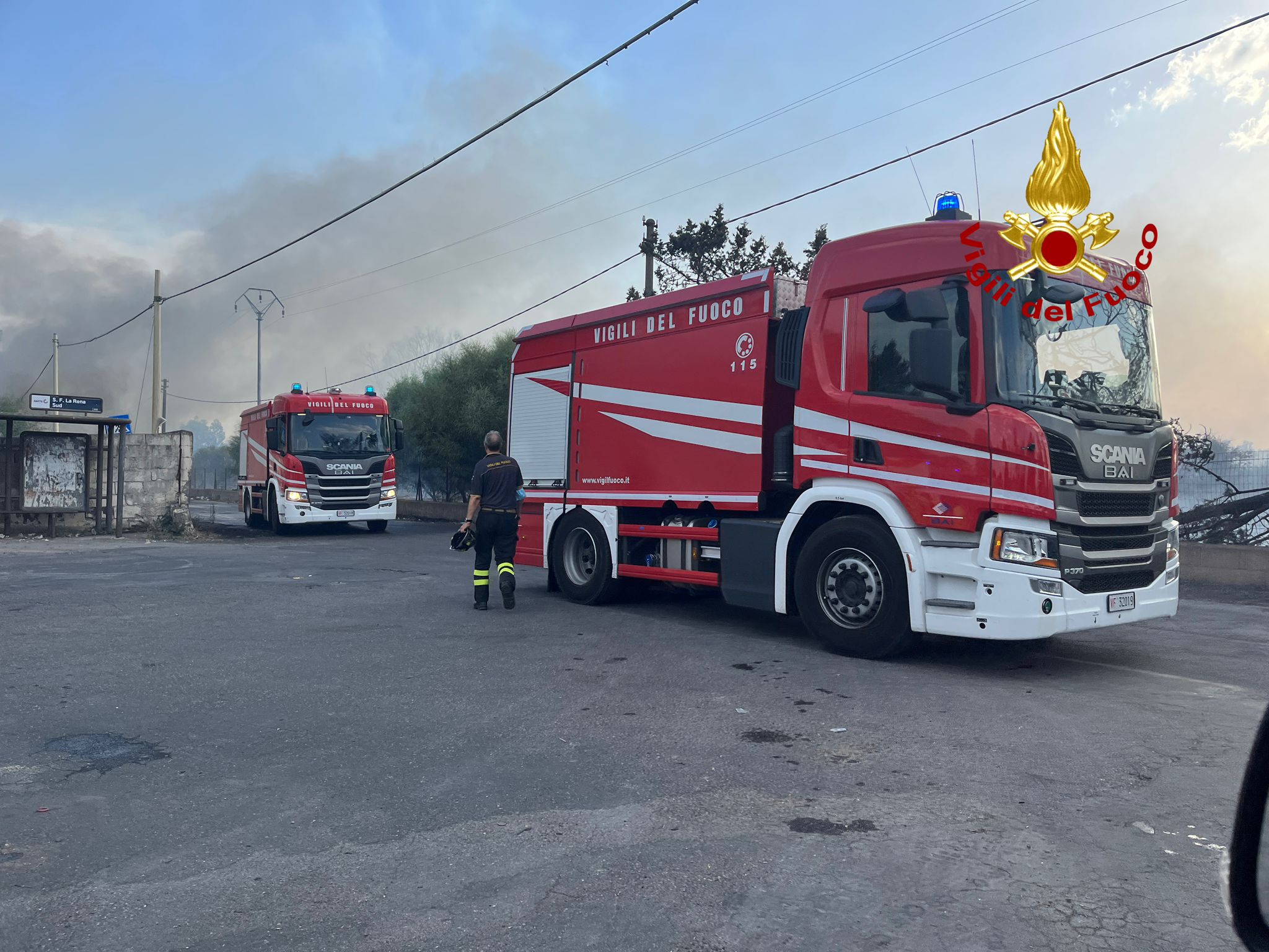 Incendi nel territorio etneo: Vigili del Fuoco al lavoro