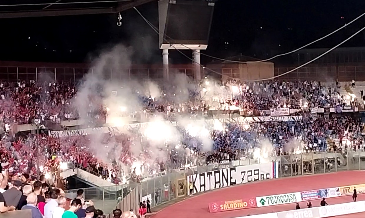 Catania, la curva Nord è uno spettacolo: le incredibili immagini al Massimino