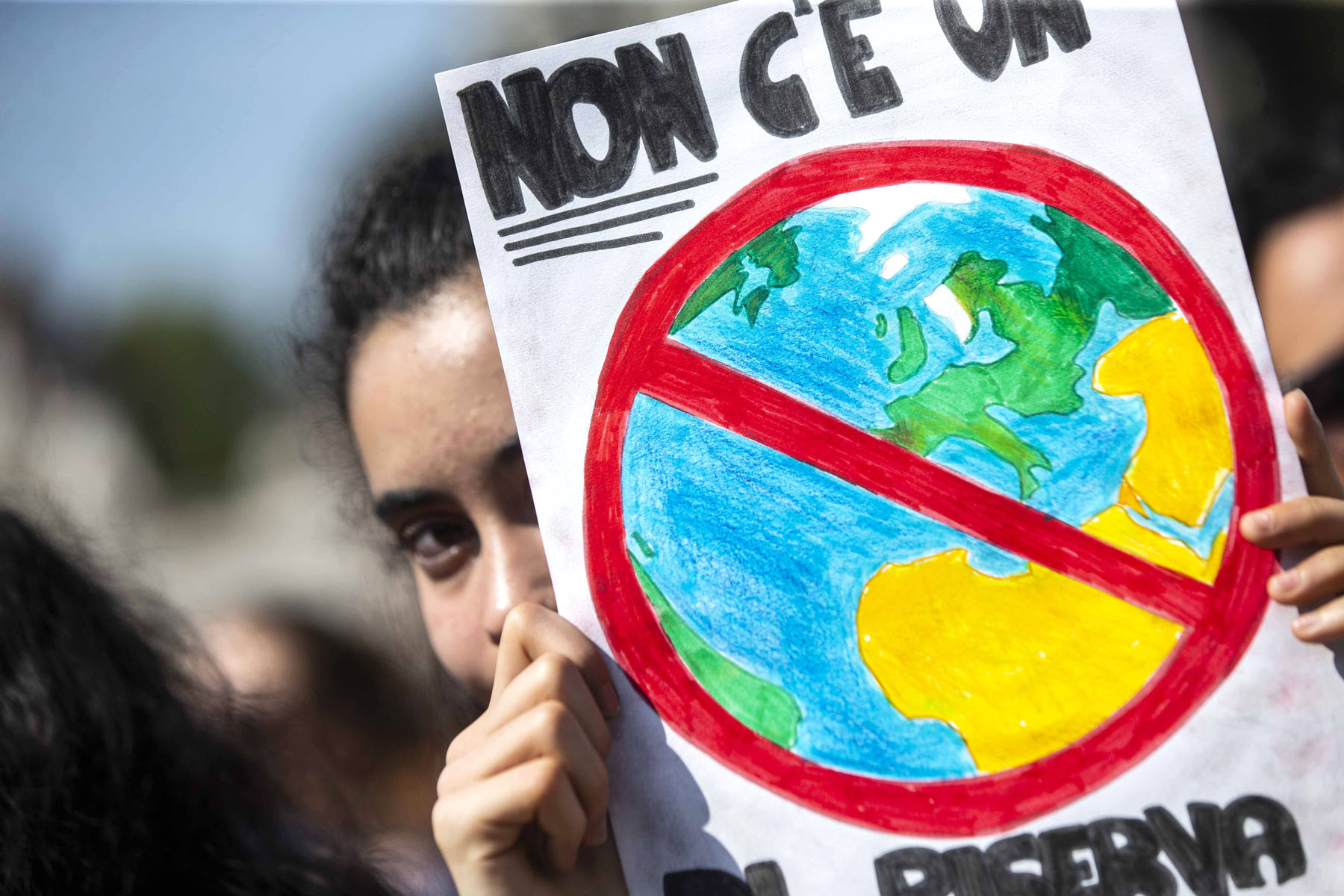 Crisi climatica, giovani in piazza per una politica a zero “omissioni”