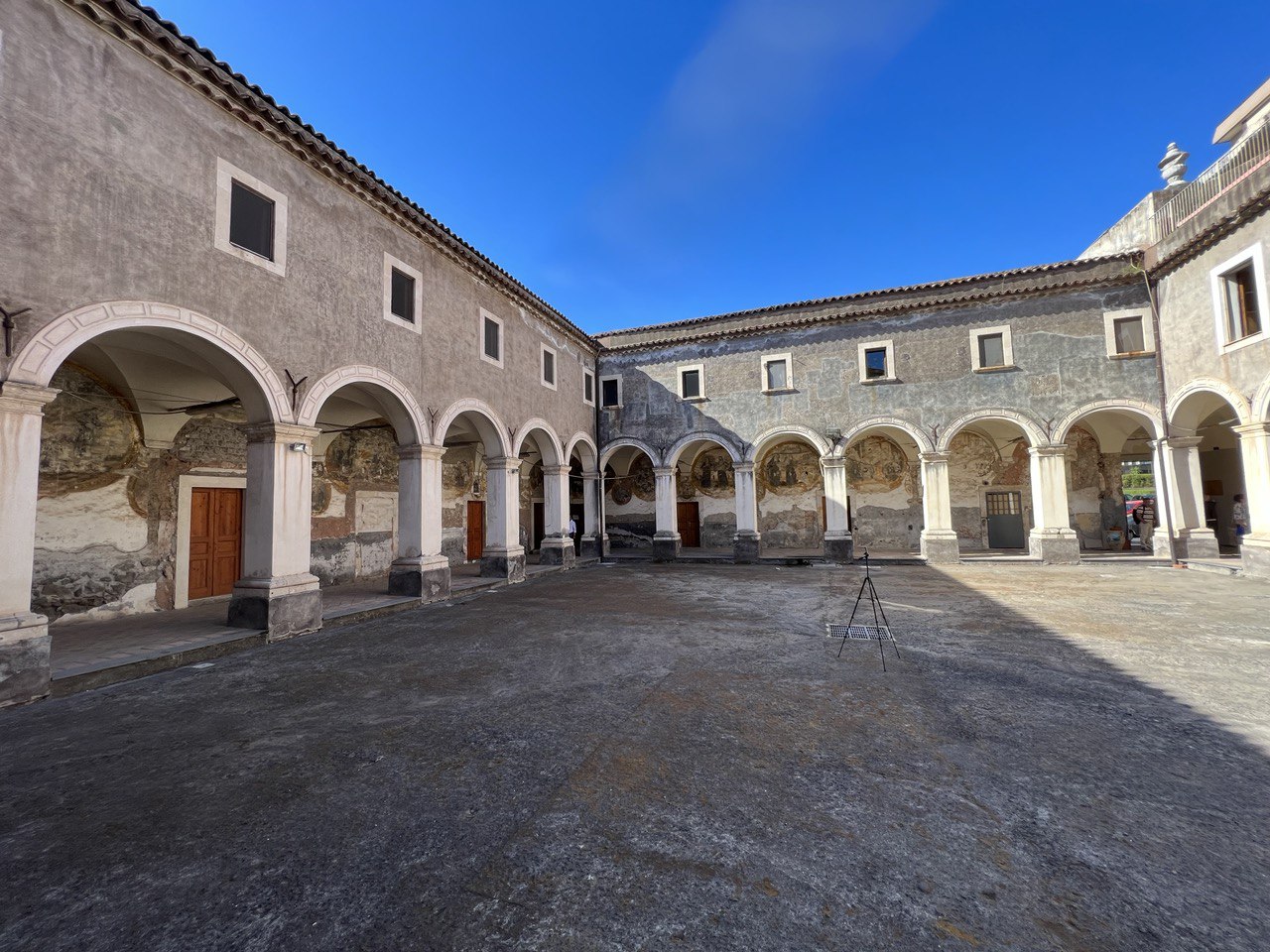 Catania, al via il restauro del chiostro della chiesa di Santa Maria di Gesù VIDEO