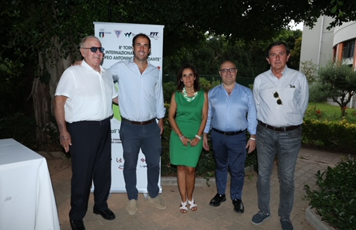 Presentato al Ct Palermo, il Trofeo Antonino Mercadante Presentato al Ct Palermo, il Trofeo Antonino Mercadante