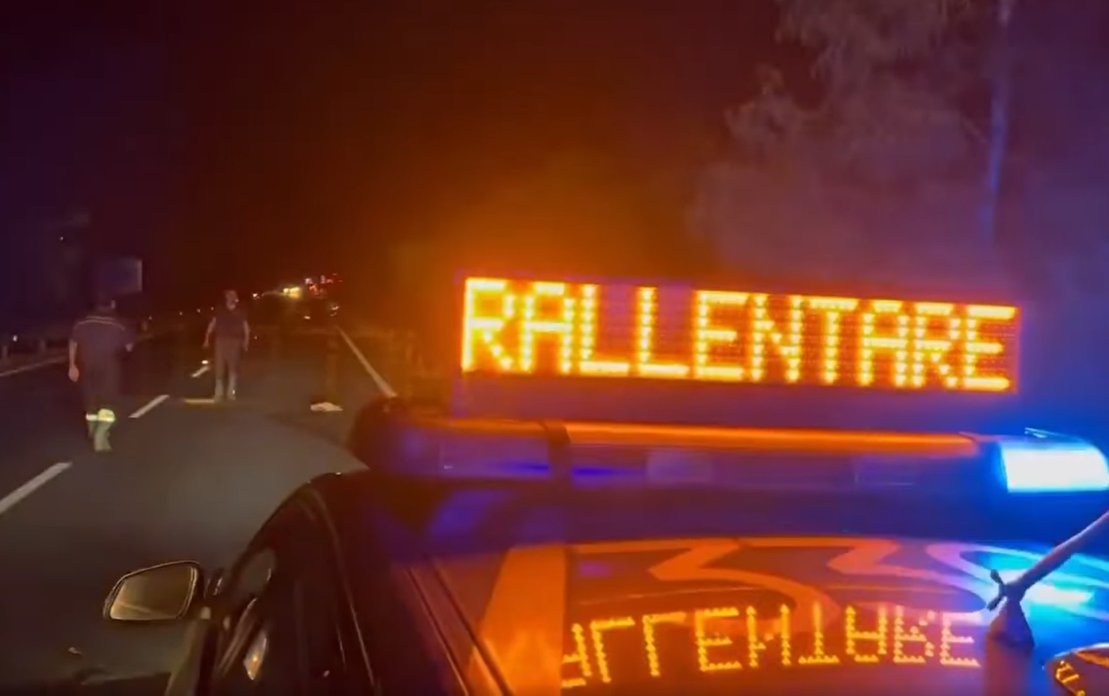 Violento incidente ad Aci Castello: due auto coinvolte, ci sono feriti