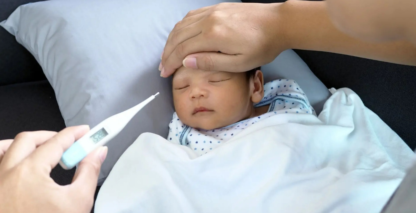 Vaccino antinfluenzale ai bimbini? I pediatri: “Fatelo subito, epidemia già iniziata”