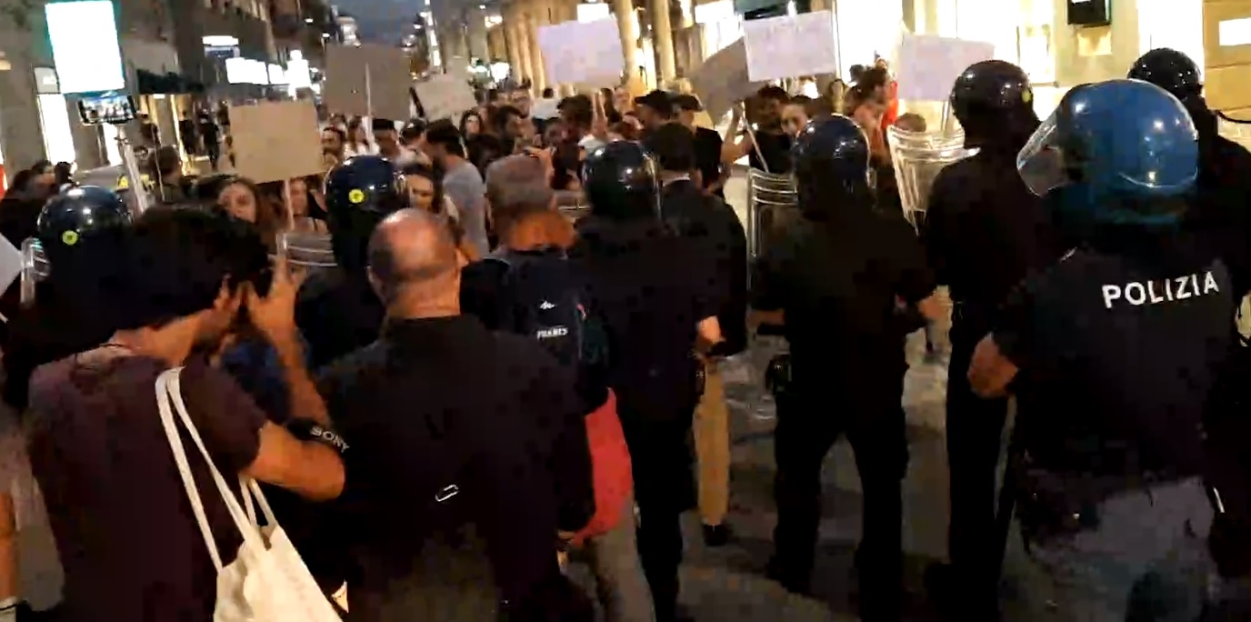 Giorgia Meloni a Palermo, le immagini della contestazione