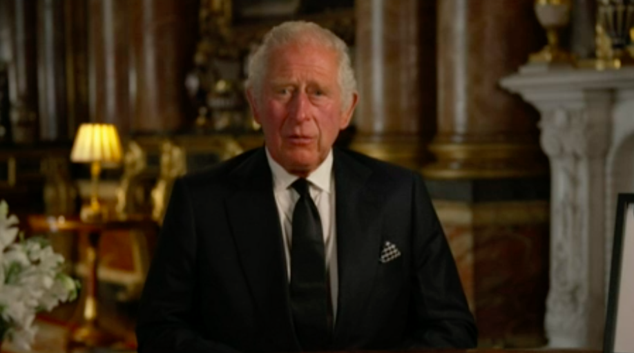 Natale, primo discorso di Re Carlo III: l’omaggio alla madre Elisabetta