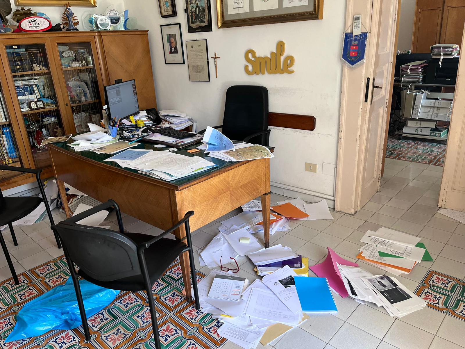 Salina, aggressione al sindaco Arabia: solidarietà del consiglio e della giunta