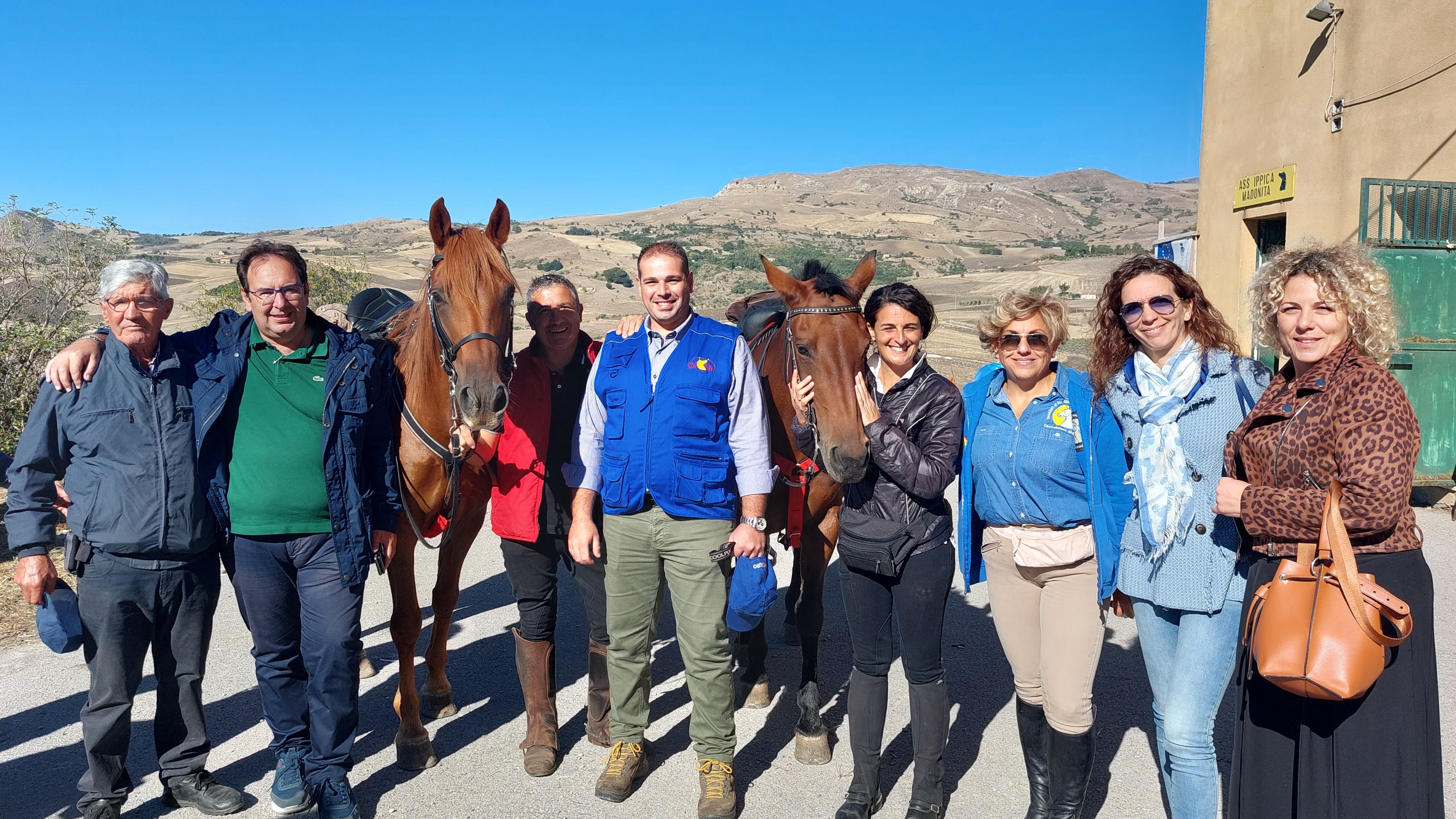 Associazioni ippiche in raduno a Gangi, tra paesaggi, arte, cultura e cibo (FOTO) Associazioni ippiche in raduno a Gangi, tra paesaggi, arte, cultura e cibo (FOTO)