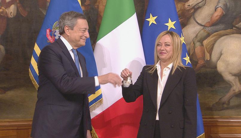Governo Meloni, il passaggio della campanella e il primo Cdm: le Foto