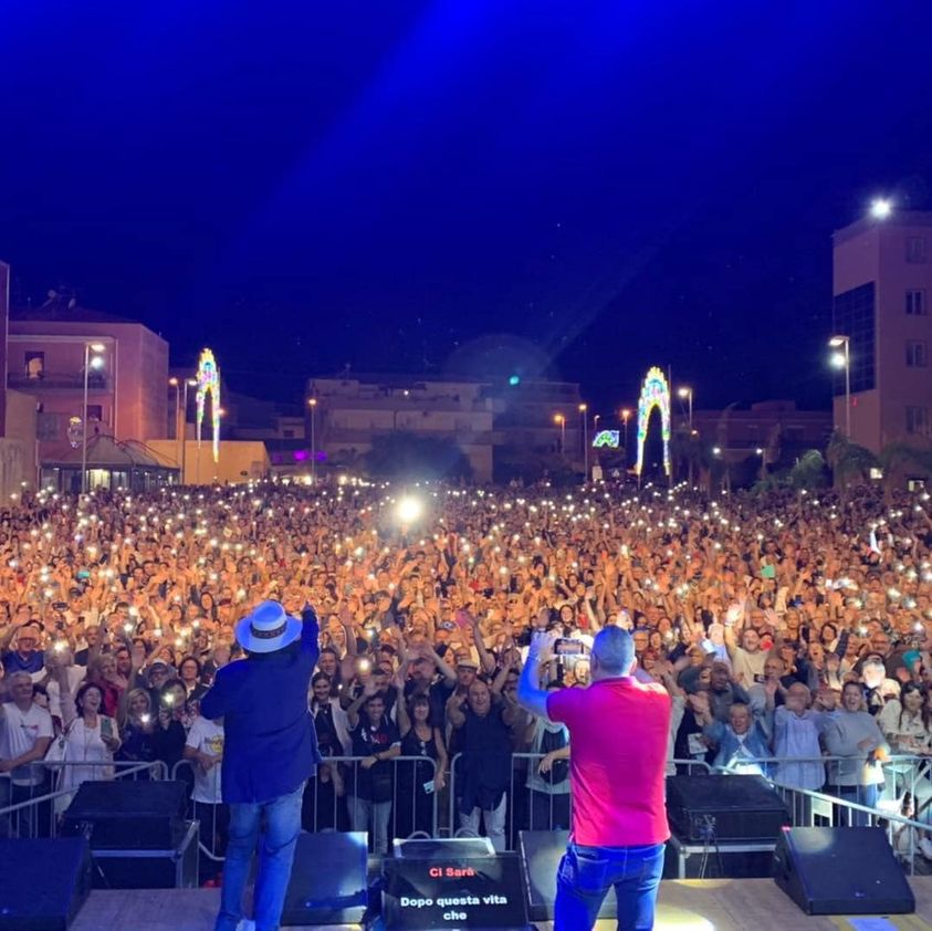 Festa dell’Angelo Custode a Priolo: tutti pazzi per Al Bano – Foto e Video Festa dell’Angelo Custode a Priolo: tutti pazzi per Al Bano – Foto e Video
