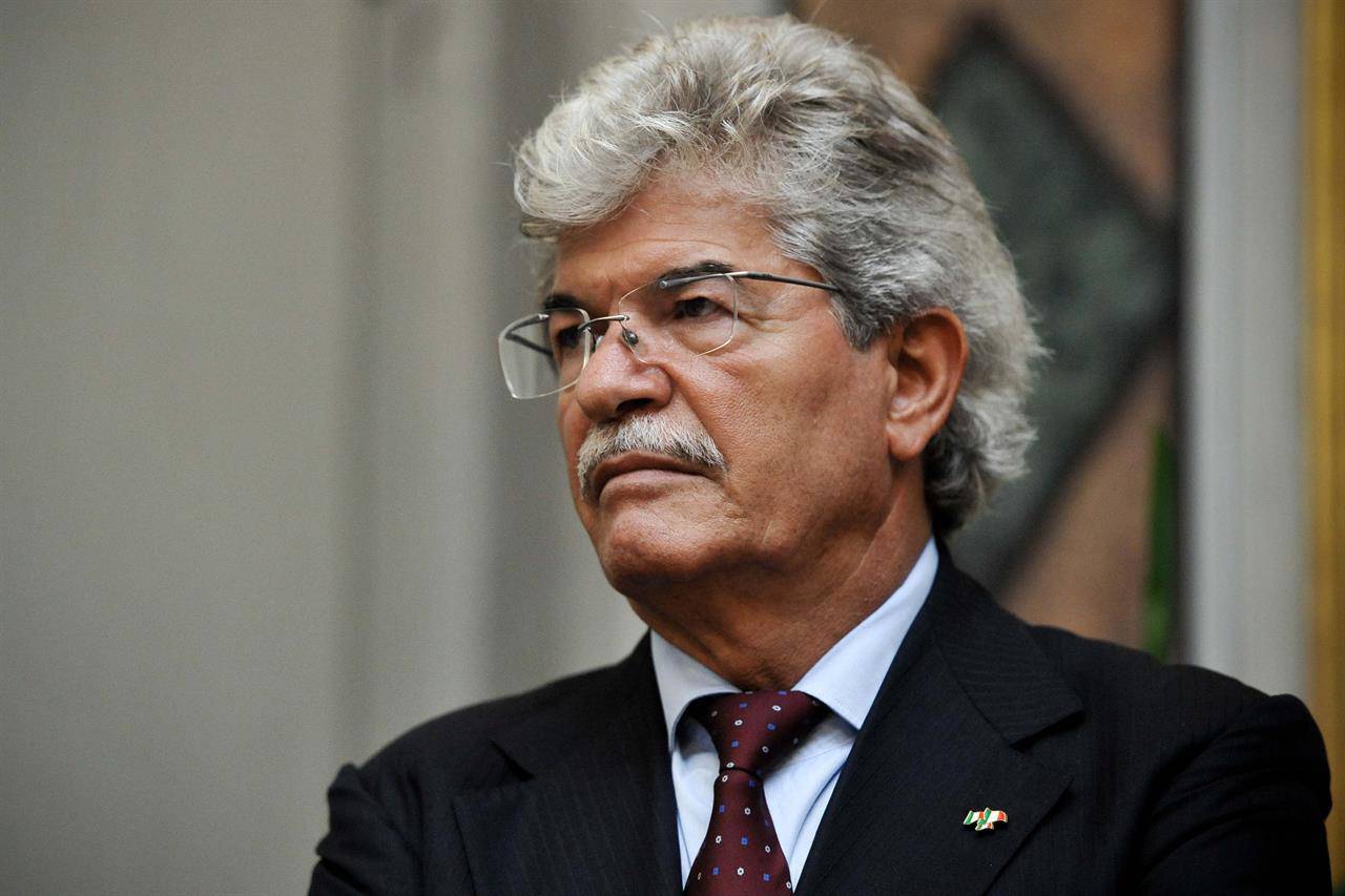 Governo, Antonio Razzi: “Berlusconi è un po’ invidioso della Meloni”