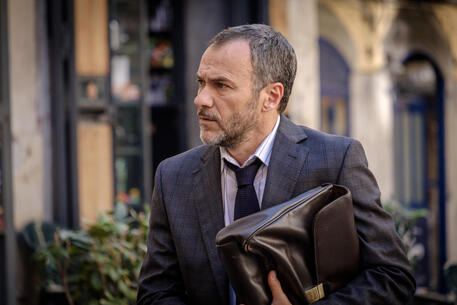 Stasera in TV arriva “L’avvocato Malinconico”: curiosità, trama, cast e personaggi