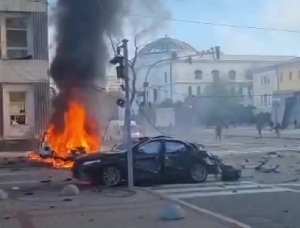 Ucraina, pioggia di missili russi su Kiev e altre città. Morti e feriti: “Vogliono distruggerci”
