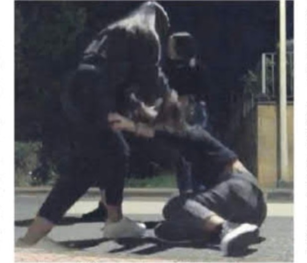 “Baciami i piedi”, bullismo a Carlentini: aggressione di alcune ragazzine ad una coetanea