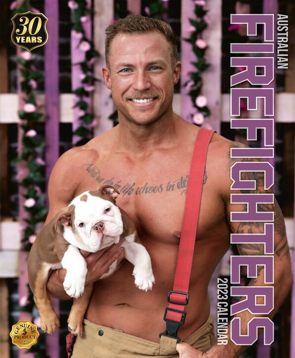 Sexy calendario dei vigili del fuoco australiani con teneri animali: in vendita a scopo benefico Sexy calendario dei vigili del fuoco australiani con teneri animali: in vendita a scopo benefico