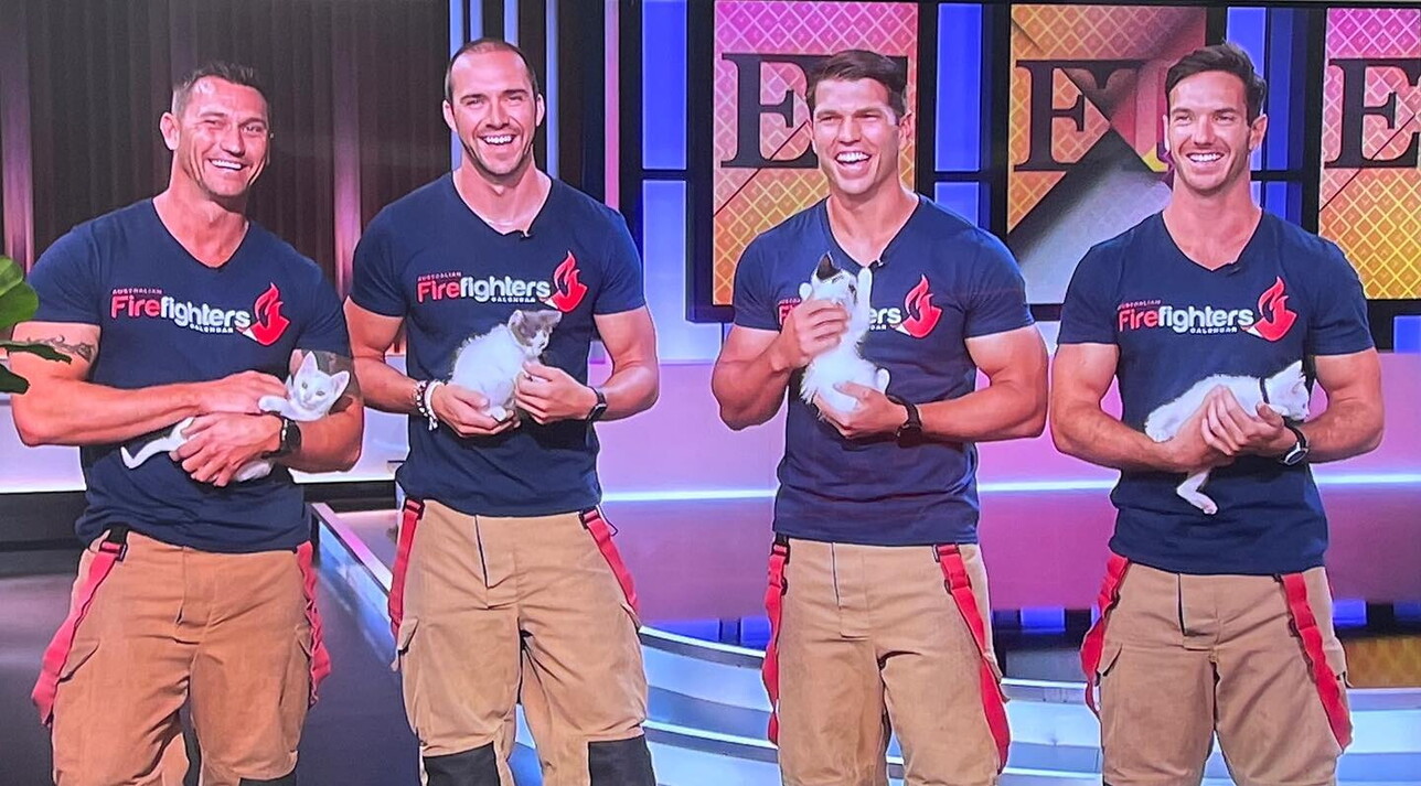 Sexy calendario dei vigili del fuoco australiani con teneri animali: in vendita a scopo benefico Sexy calendario dei vigili del fuoco australiani con teneri animali: in vendita a scopo benefico