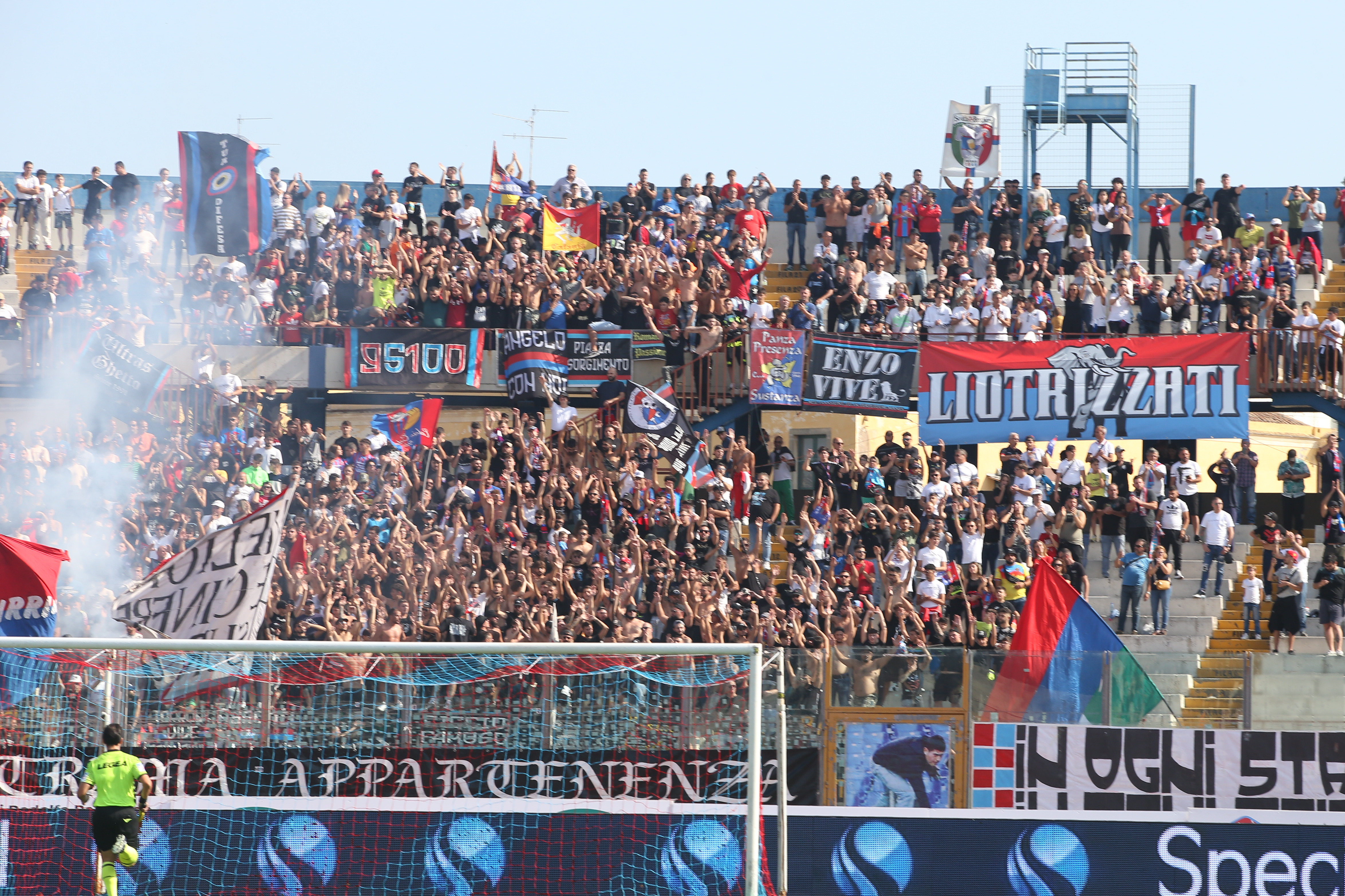 Catania-Castrovillari 4-0, lo spettacolo del Massimino: l’entusiasmo dei tifosi sugli spalti – FOTO e VIDEO