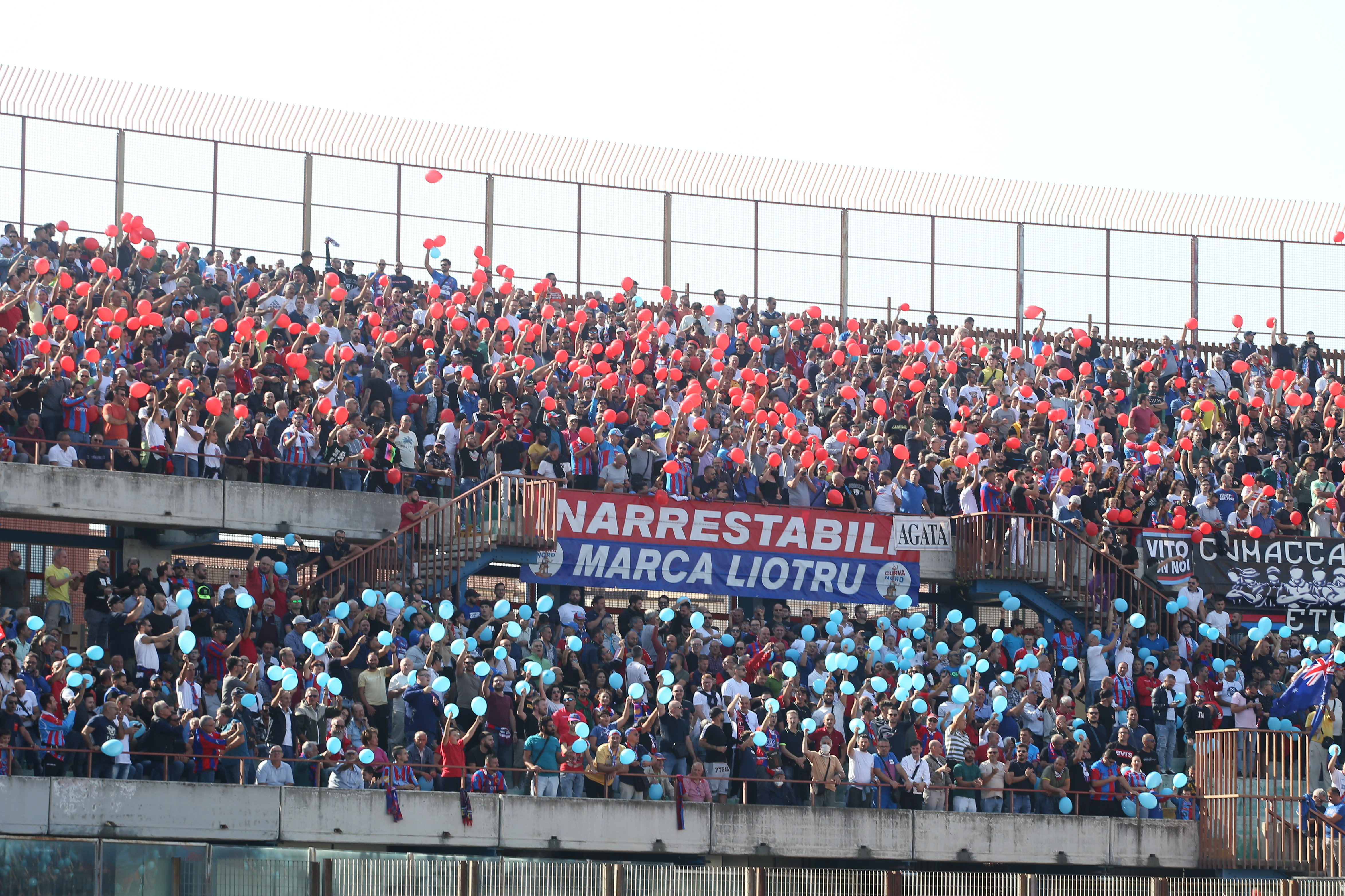 Catania-Castrovillari 4-0, lo spettacolo del Massimino: l’entusiasmo dei tifosi sugli spalti – FOTO e VIDEO