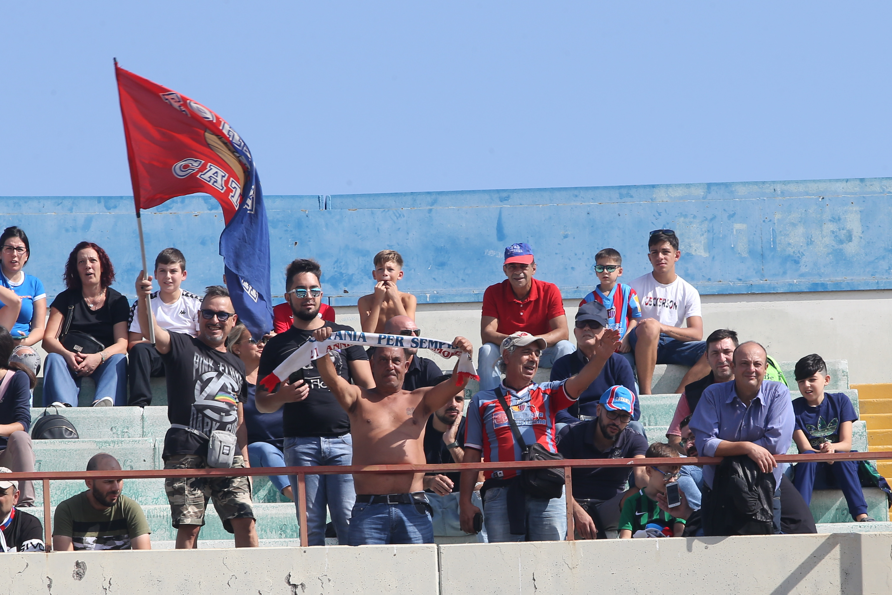 Catania-Castrovillari 4-0, lo spettacolo del Massimino: l’entusiasmo dei tifosi sugli spalti – FOTO e VIDEO