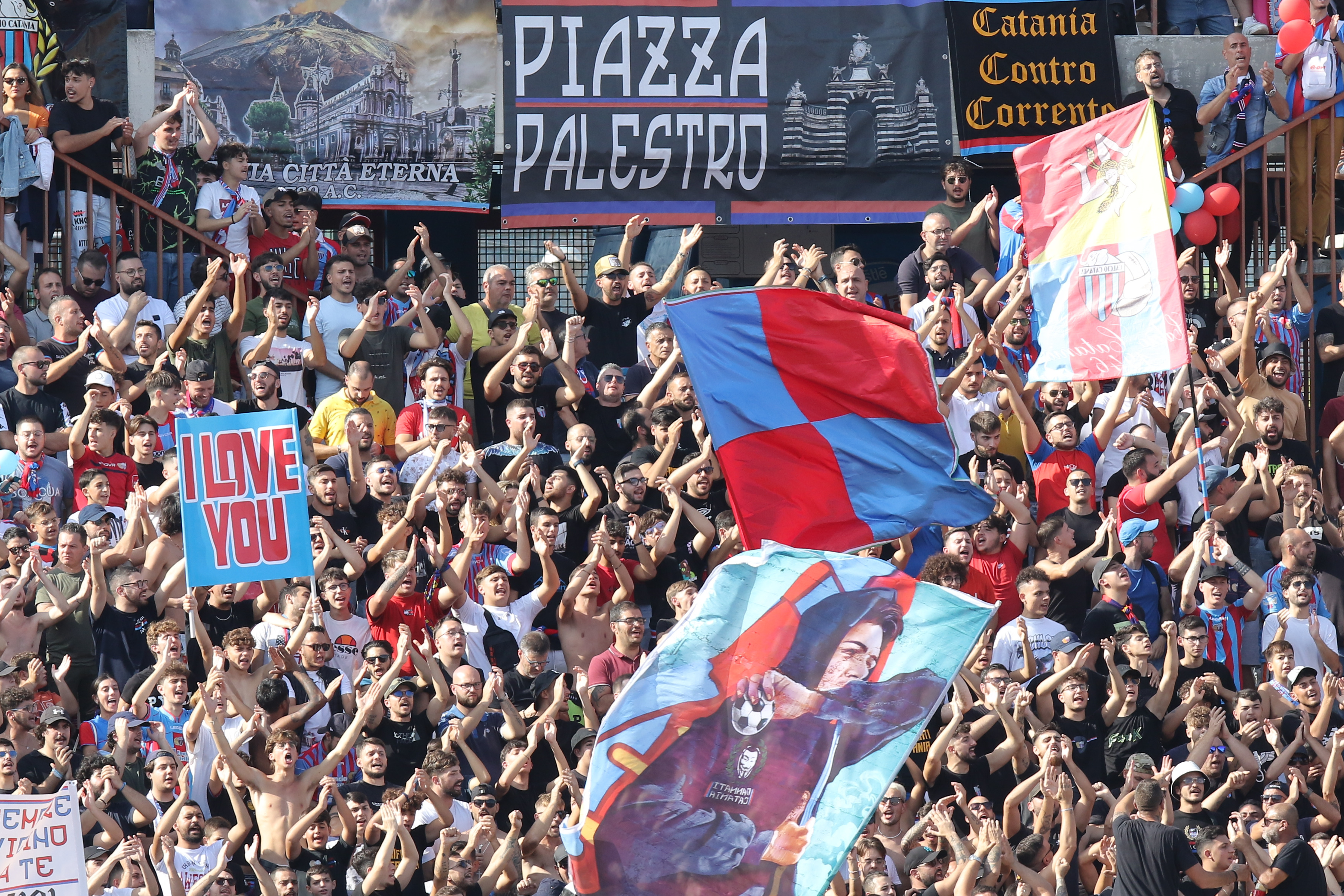 Catania-Castrovillari 4-0, lo spettacolo del Massimino: l’entusiasmo dei tifosi sugli spalti – FOTO e VIDEO