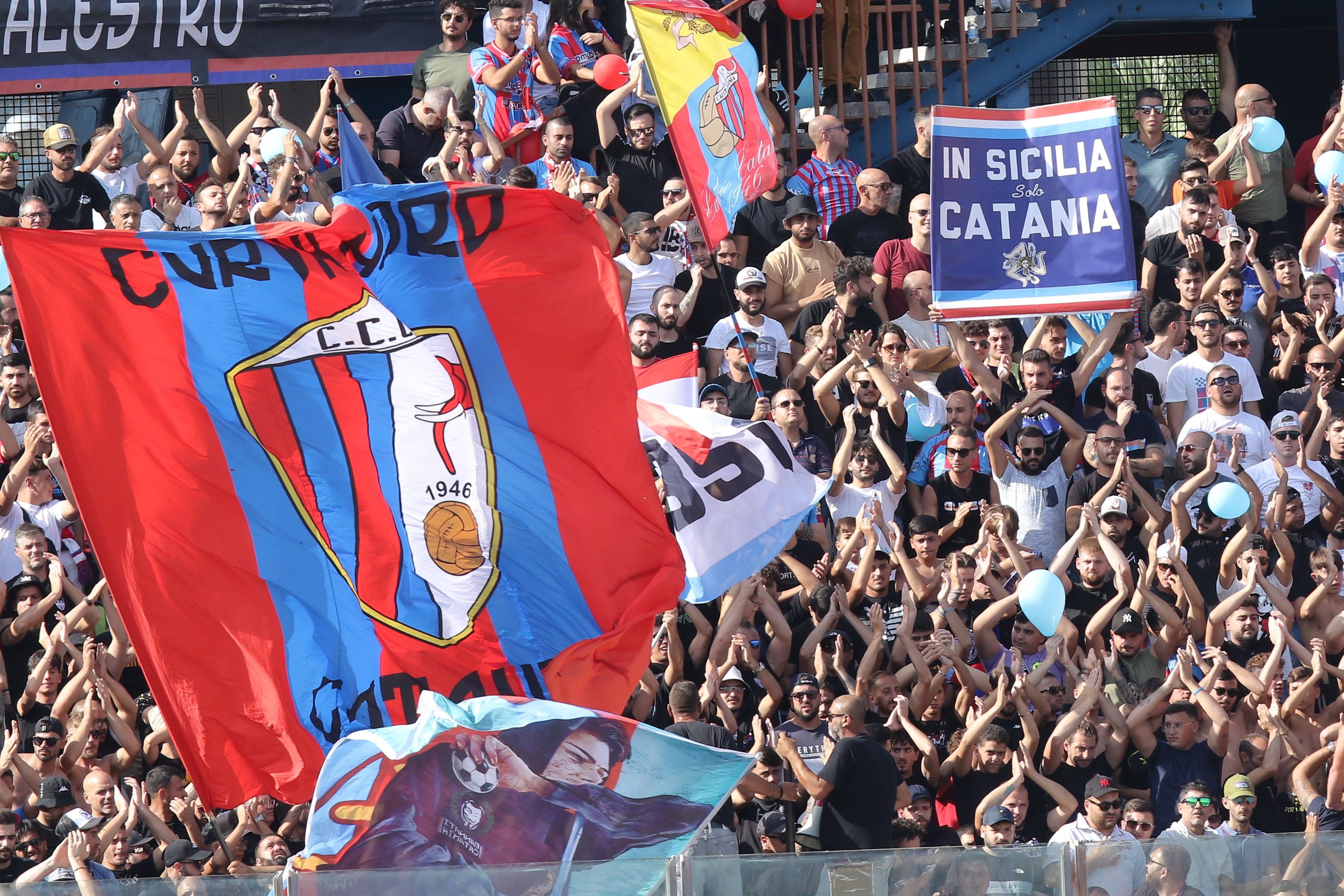 Catania-Castrovillari 4-0, lo spettacolo del Massimino: l’entusiasmo dei tifosi sugli spalti – FOTO e VIDEO