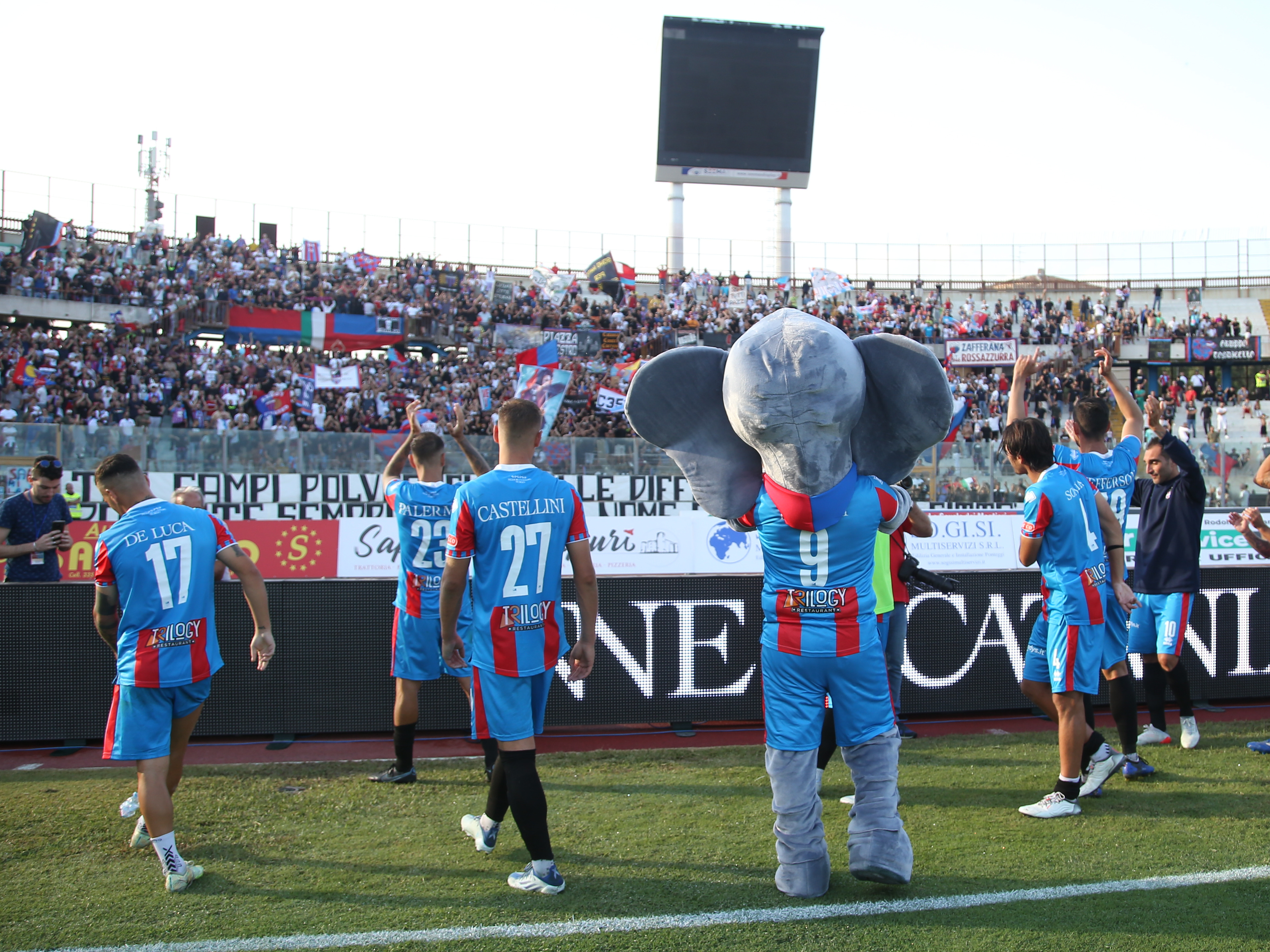 Catania-Castrovillari 4-0, lo spettacolo del Massimino: l’entusiasmo dei tifosi sugli spalti – FOTO e VIDEO