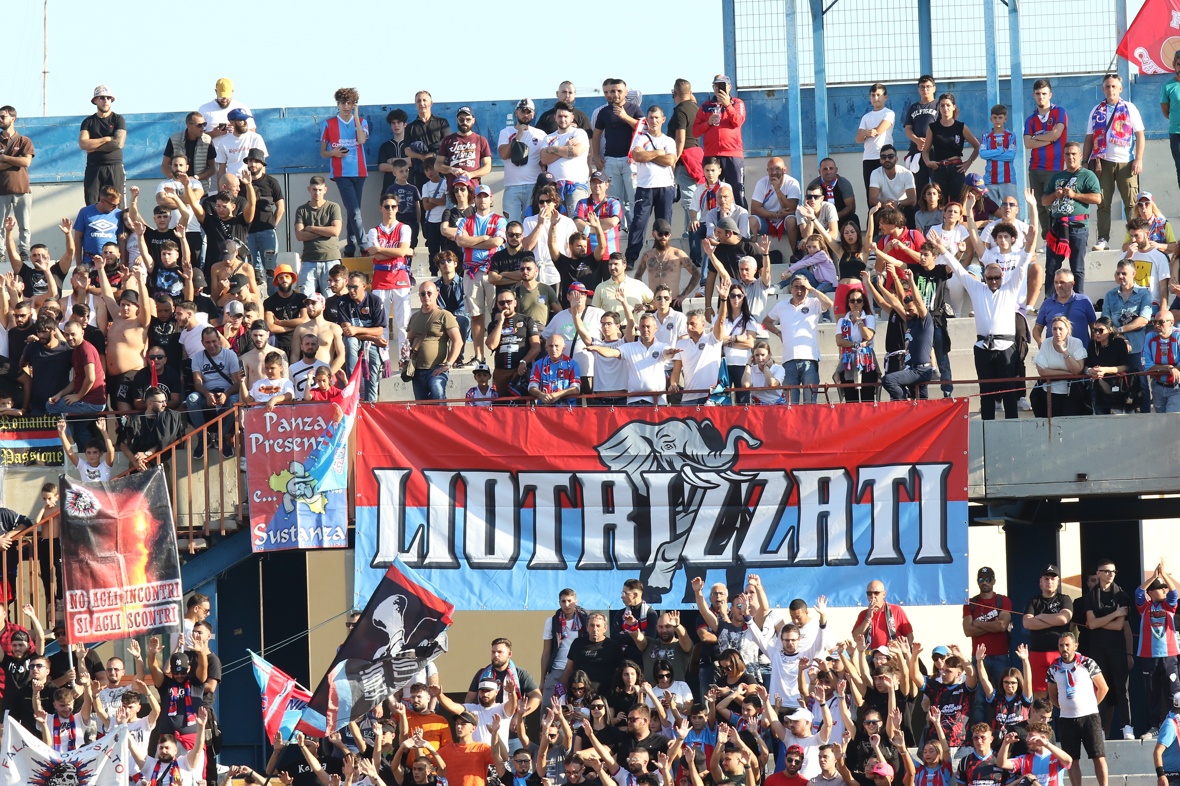 Catania-Citta di Sant’Agata 3-2: “bagno di folla” al Massimo, le FOTO del match Catania-Citta di Sant’Agata 3-2: “bagno di folla” al Massimo, le FOTO del match