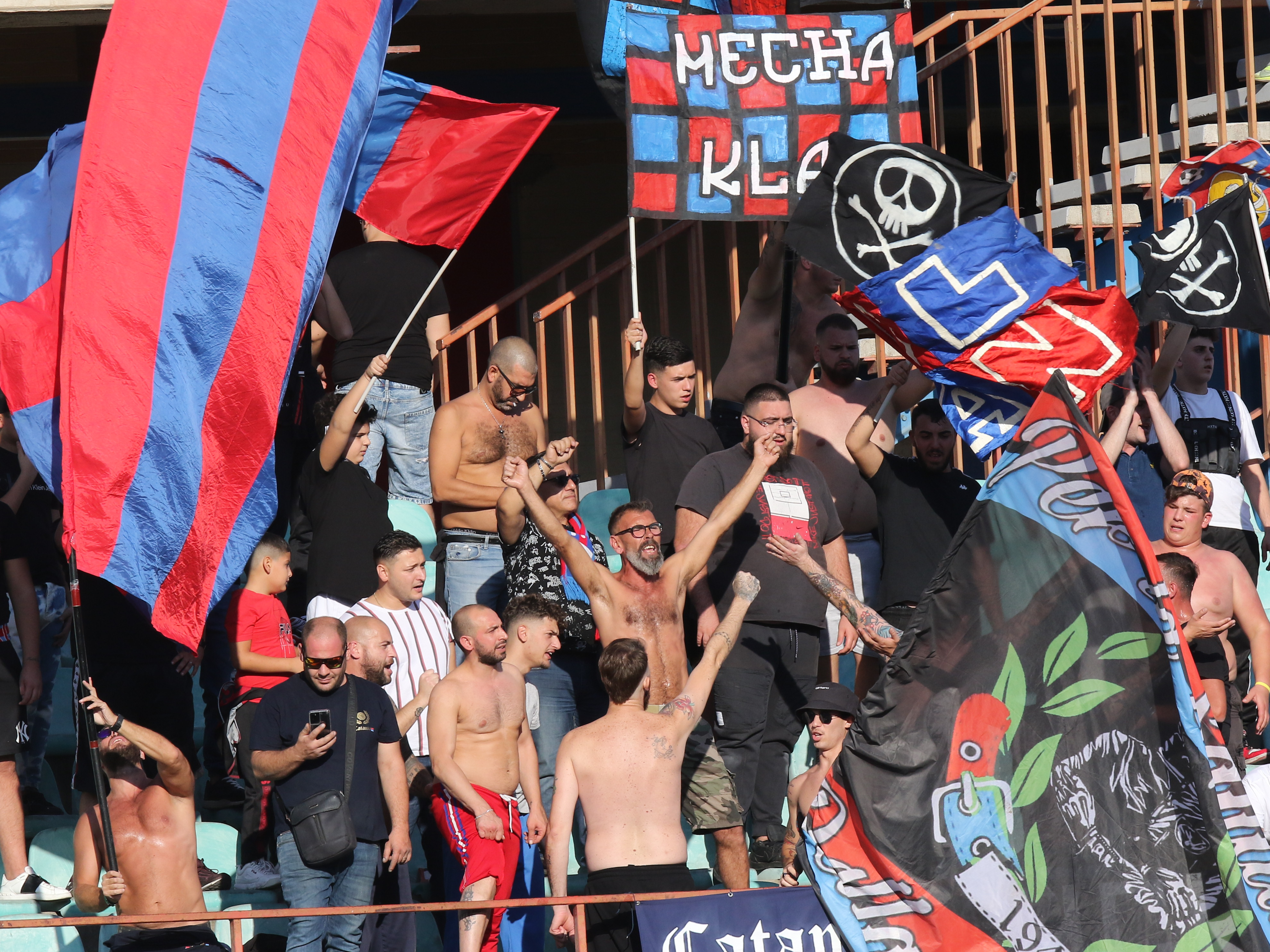 Catania-Citta di Sant’Agata 3-2: “bagno di folla” al Massimo, le FOTO del match Catania-Citta di Sant’Agata 3-2: “bagno di folla” al Massimo, le FOTO del match