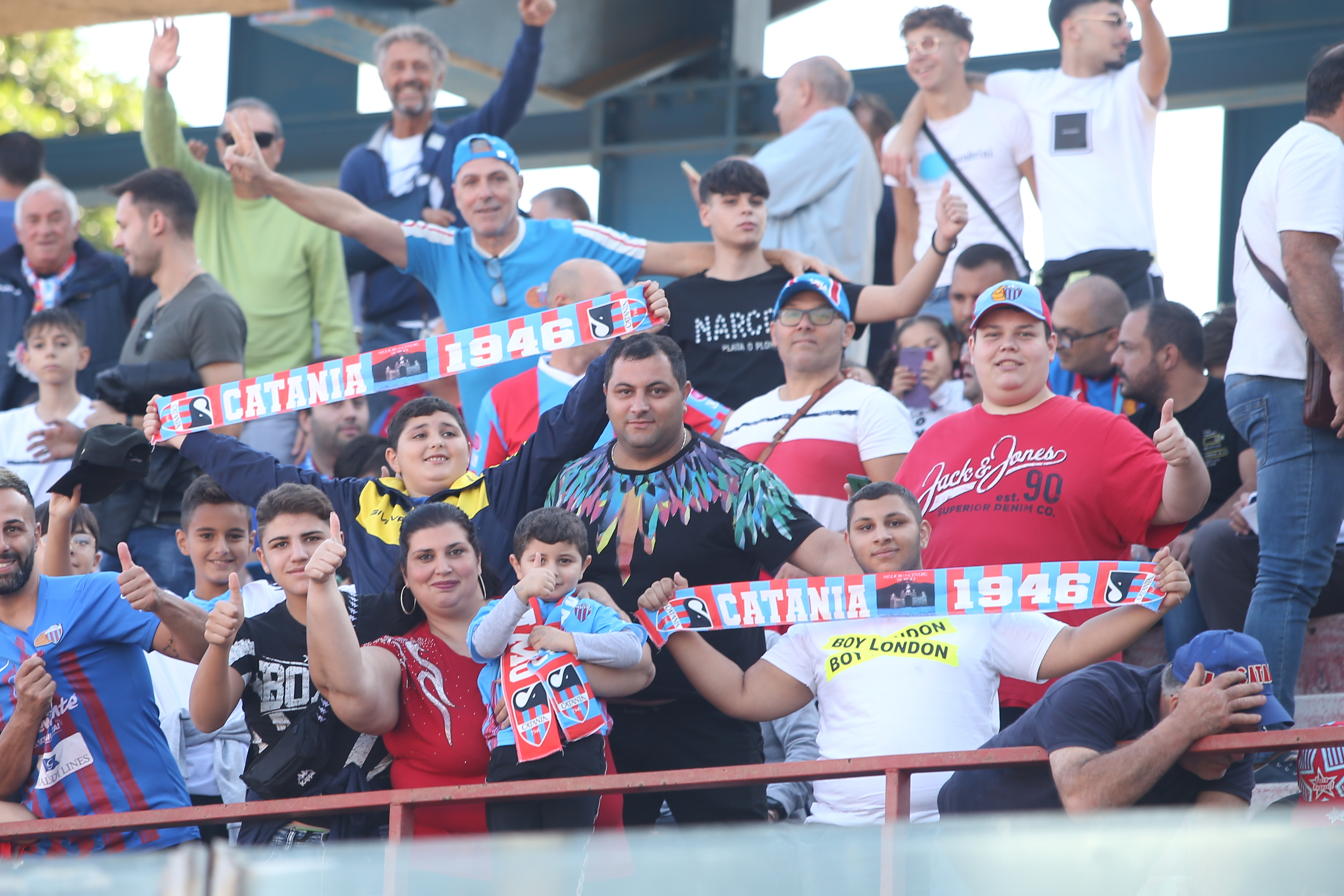 Catania-Citta di Sant’Agata 3-2: “bagno di folla” al Massimo, le FOTO del match Catania-Citta di Sant’Agata 3-2: “bagno di folla” al Massimo, le FOTO del match