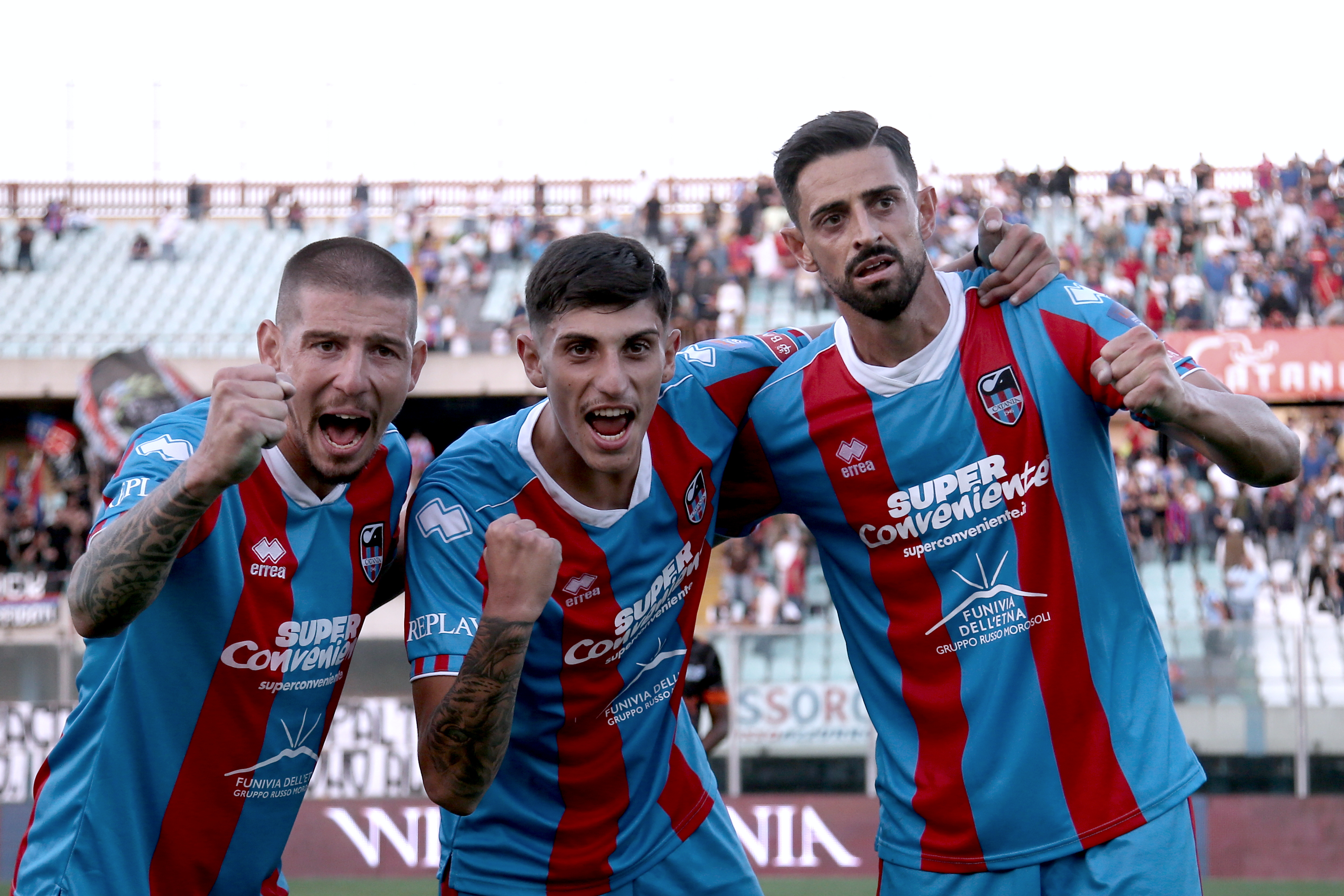 Catania-Citta di Sant’Agata 3-2: “bagno di folla” al Massimo, le FOTO del match Catania-Citta di Sant’Agata 3-2: “bagno di folla” al Massimo, le FOTO del match