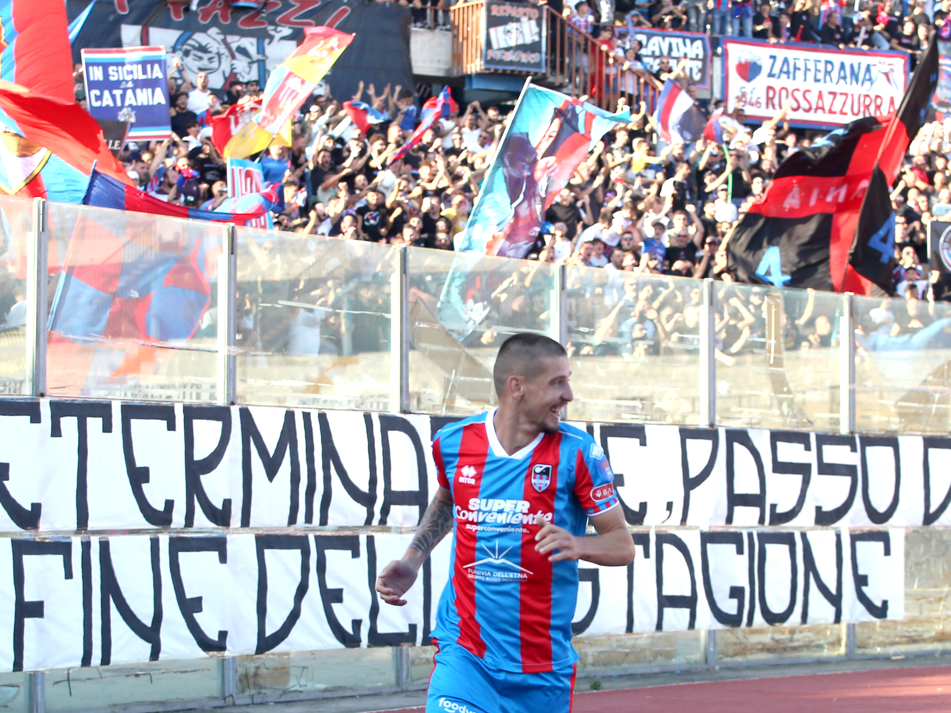 Catania-Citta di Sant’Agata 3-2: “bagno di folla” al Massimo, le FOTO del match Catania-Citta di Sant’Agata 3-2: “bagno di folla” al Massimo, le FOTO del match