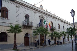 Caro bollette, il Comune Bagheria: “Stop ai condizionatori, luci spente negli uffici”