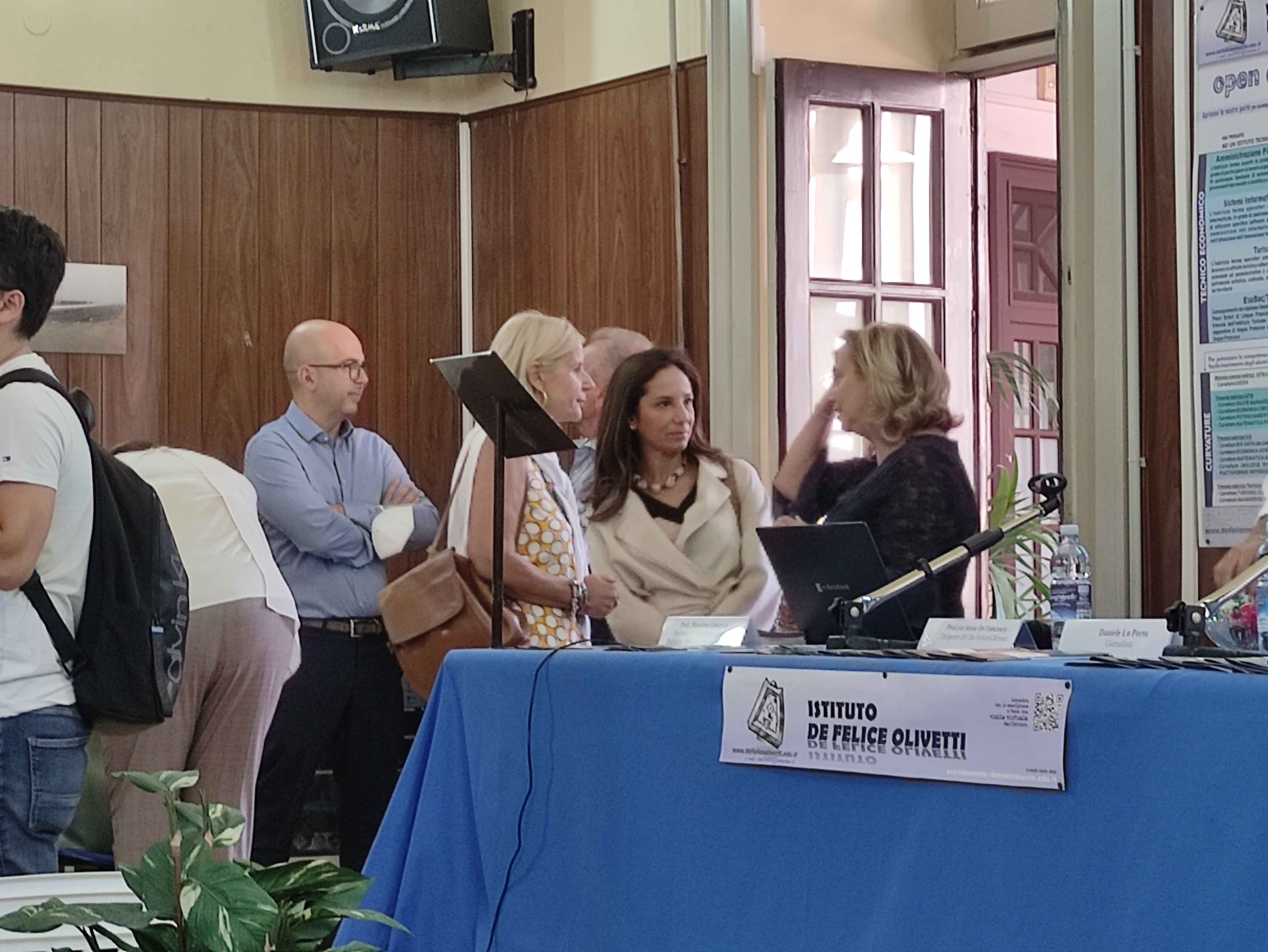 Il De Felice-Olivetti presenta il corso sperimentale quadriennale SIA, unico a Catania Il De Felice-Olivetti presenta il corso sperimentale quadriennale SIA, unico a Catania