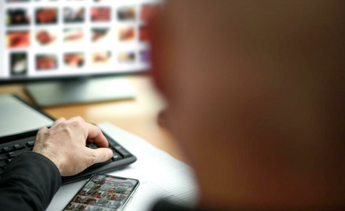 Adescati su Grindr per soldi e poi minacciati, Arcigay Trapani: “Denunciate senza paura”