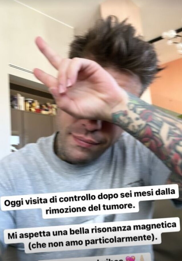 Fedez, visita di controllo dopo il tumore: l’esito della risonanza