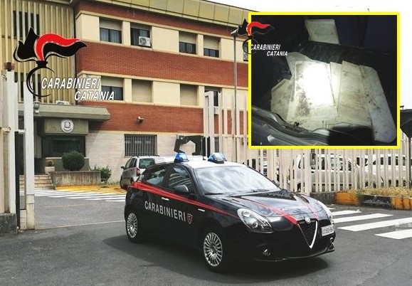 Ubriaco alla guida di una Fiat Punto: a bordo delle lastre di marmo rubate