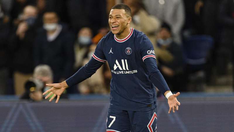Mbappé ai tifosi: “Prossimo anno giocherò ancora con il Psg”