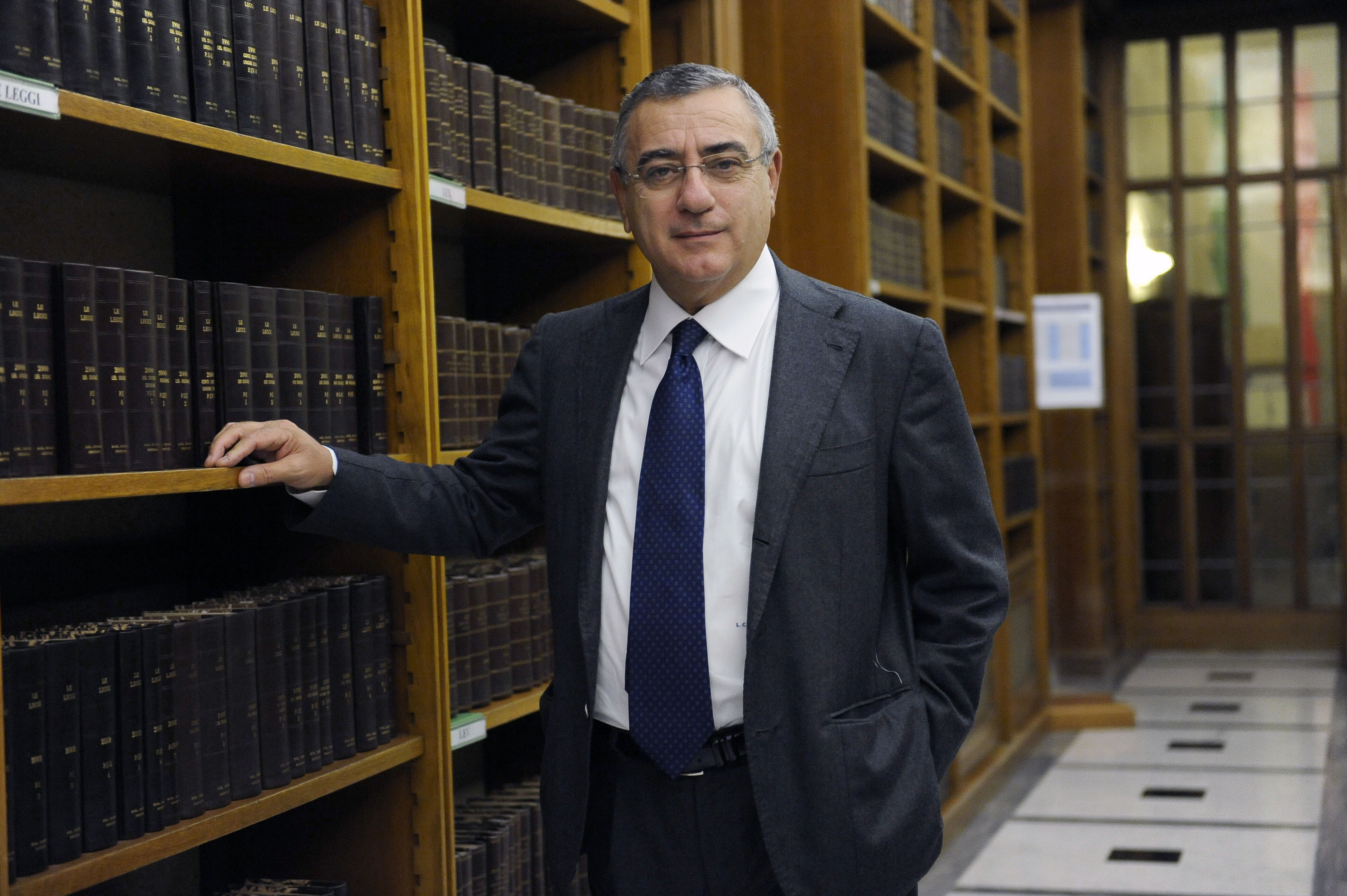 Camorra, Luigi Cesaro ai domiciliari dopo la decadenza da parlamentare